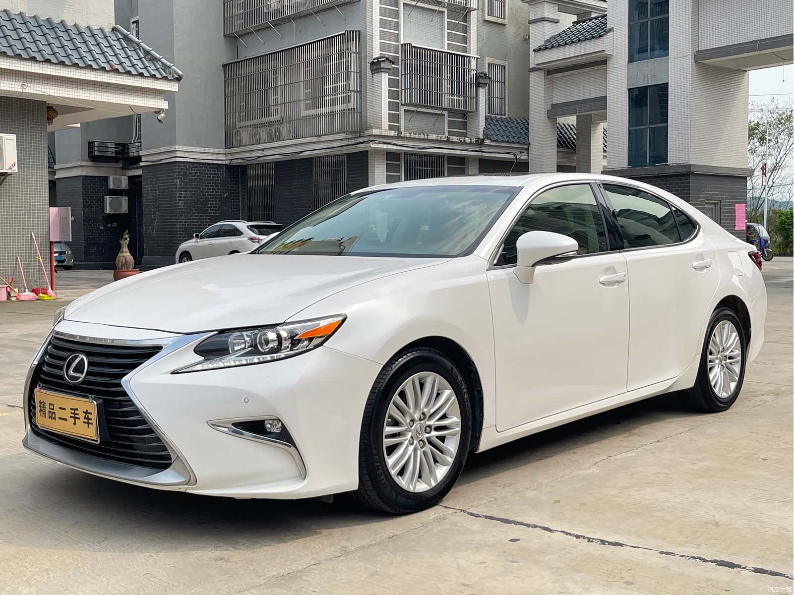Lexus ES, 2018 1