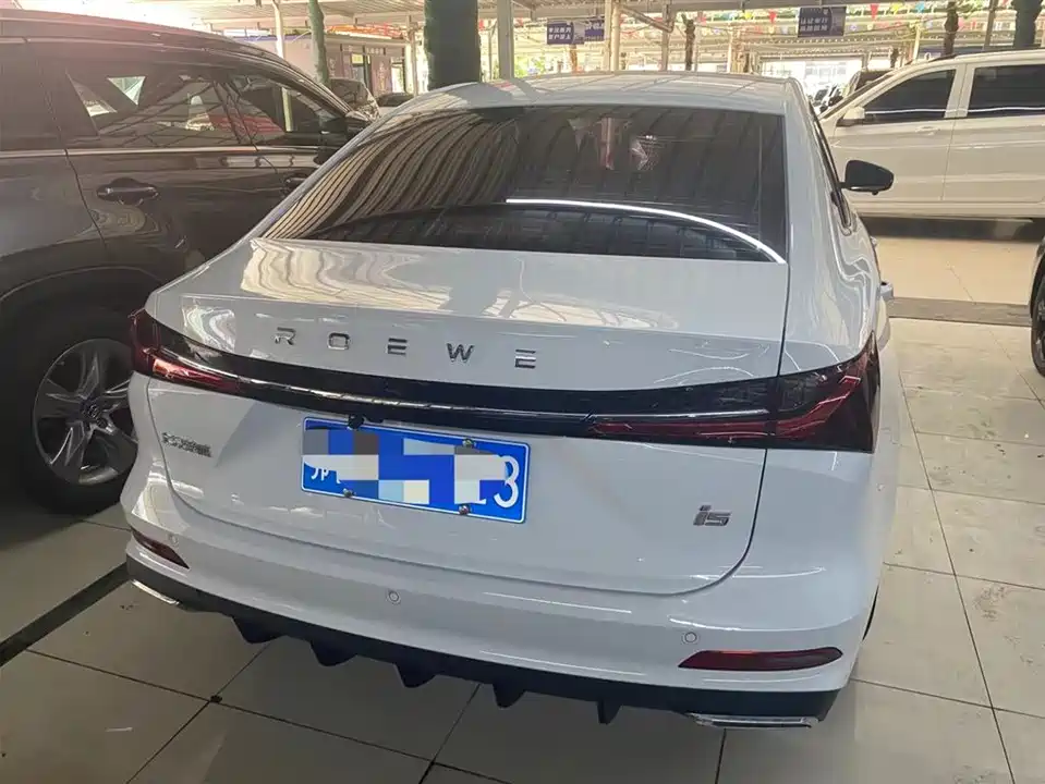Roewe i5
