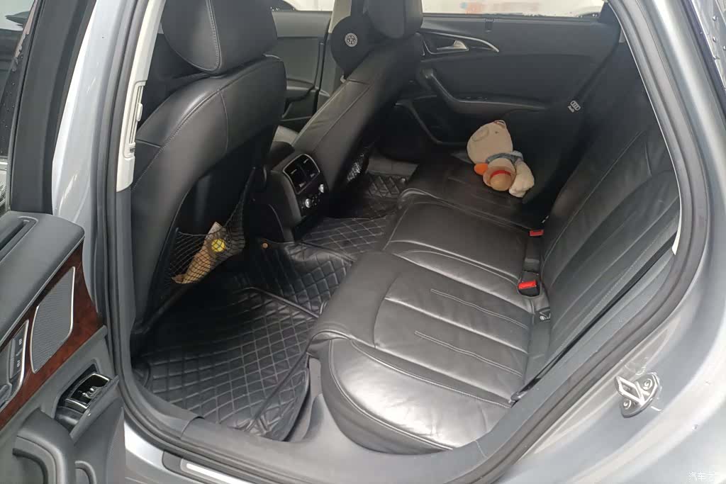 Audi A6L, 2016 11