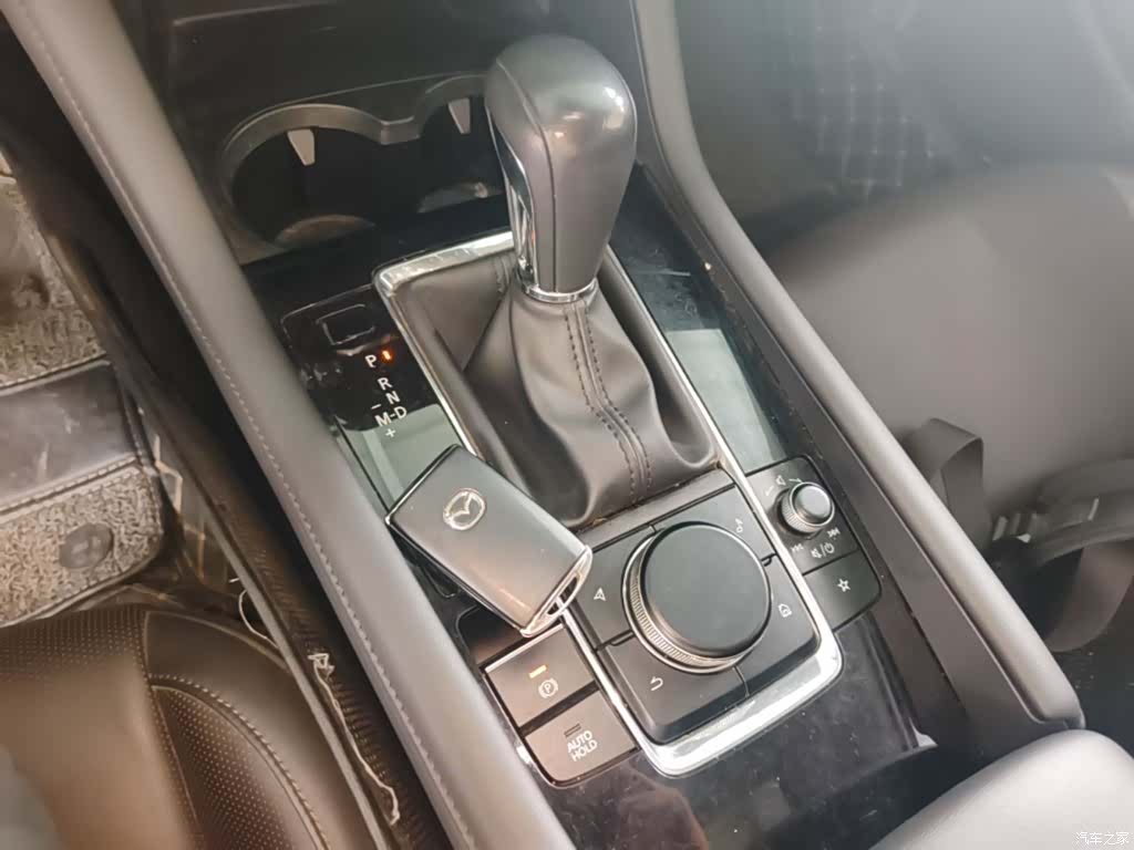 Mazda Mazda3, 2021 14