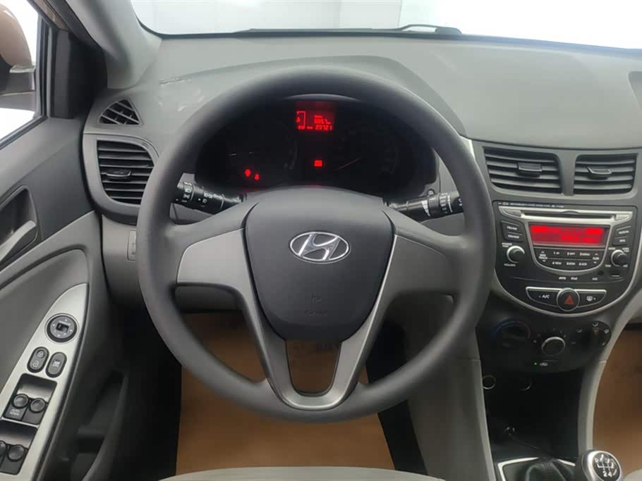 Hyundai Rena