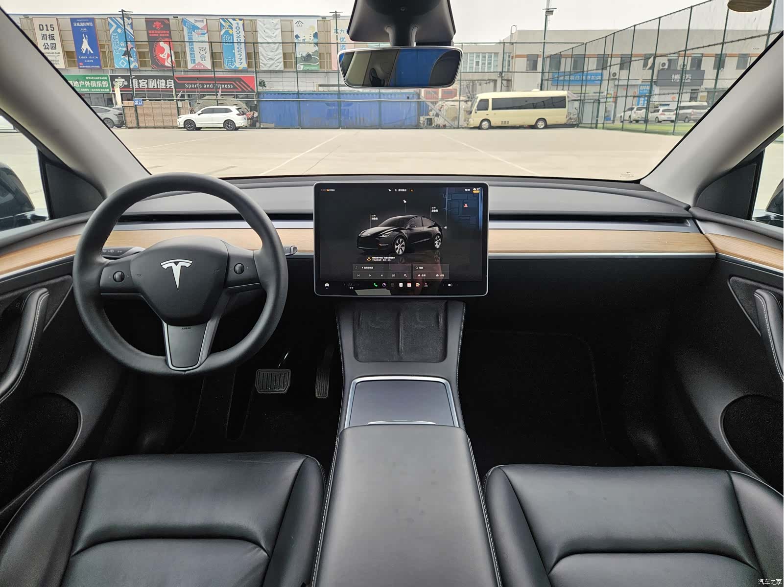 Tesla Model Y, 2023 18