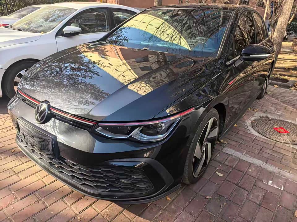 Volkswagen Golf GTI