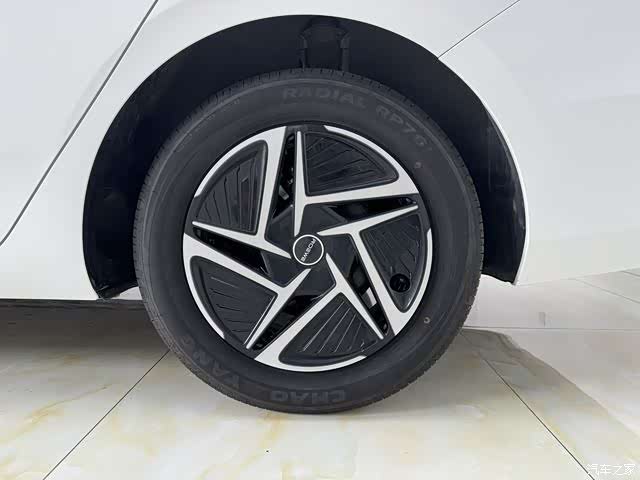 Roewe D6, 2025 15