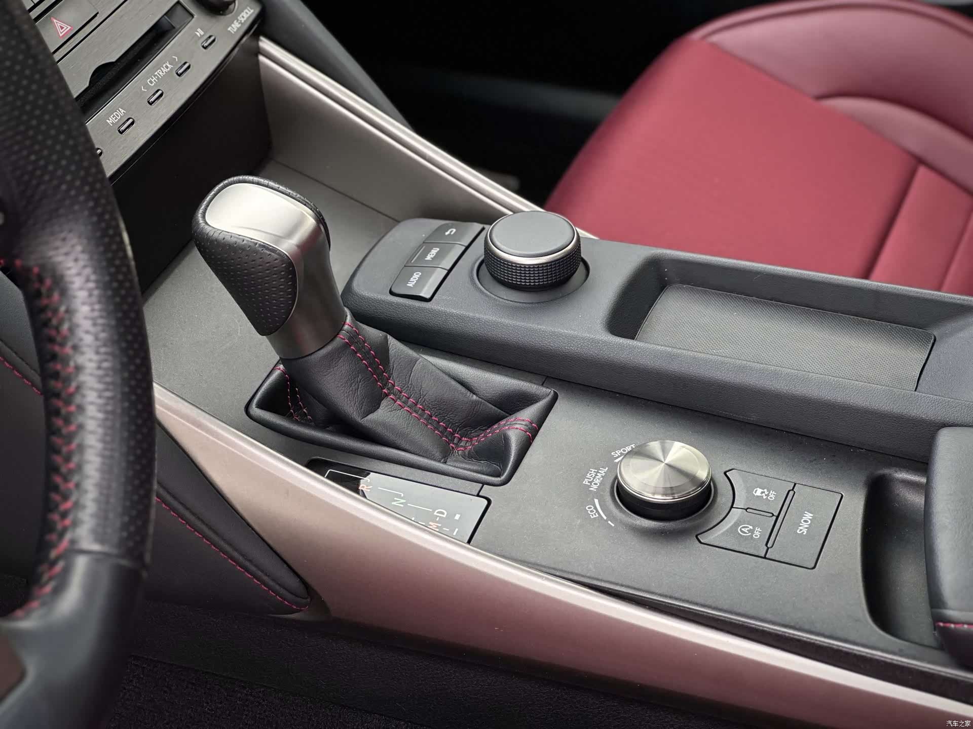 Lexus IS, 2018 7