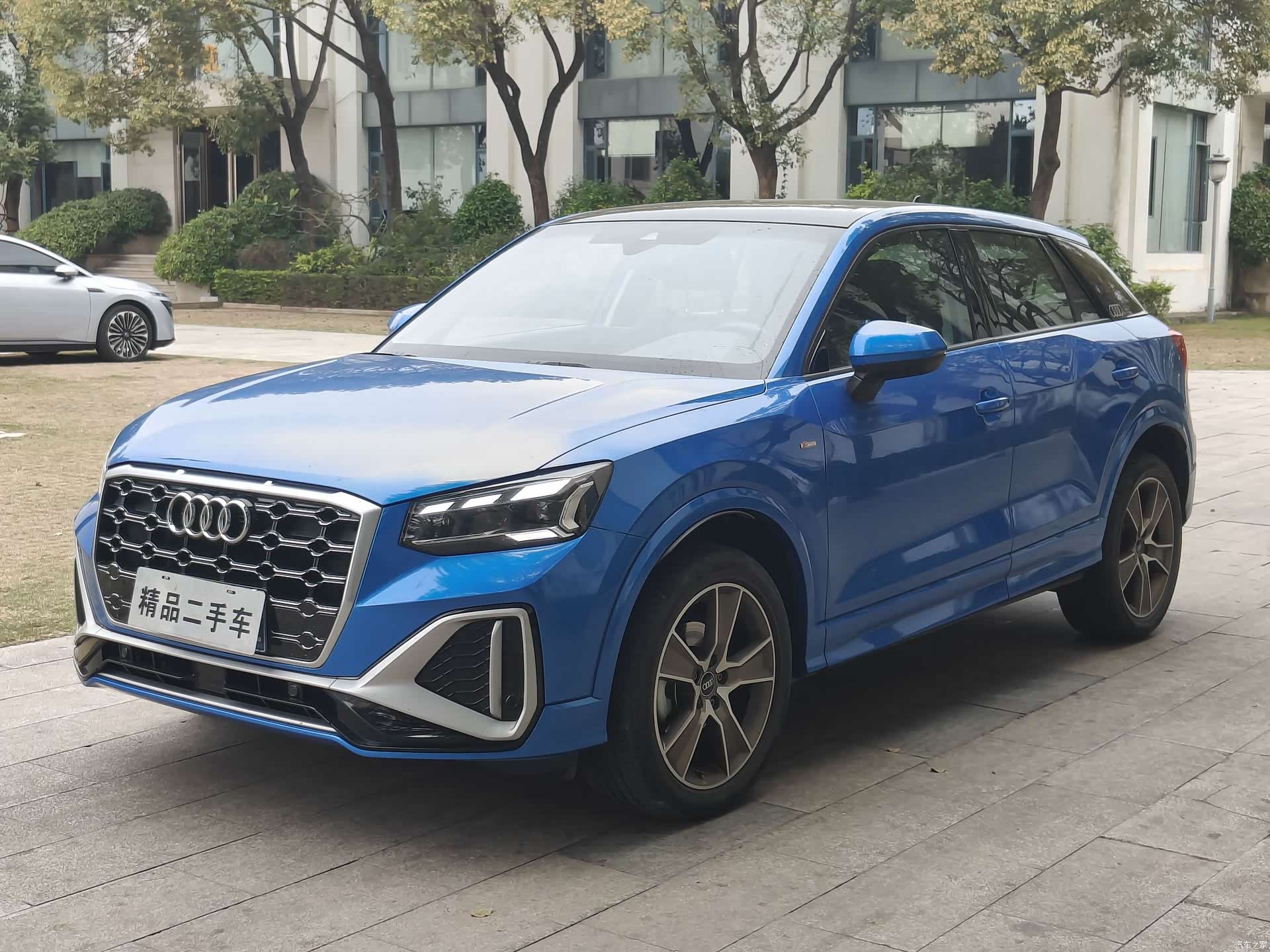 Audi Q2L, 2023 1