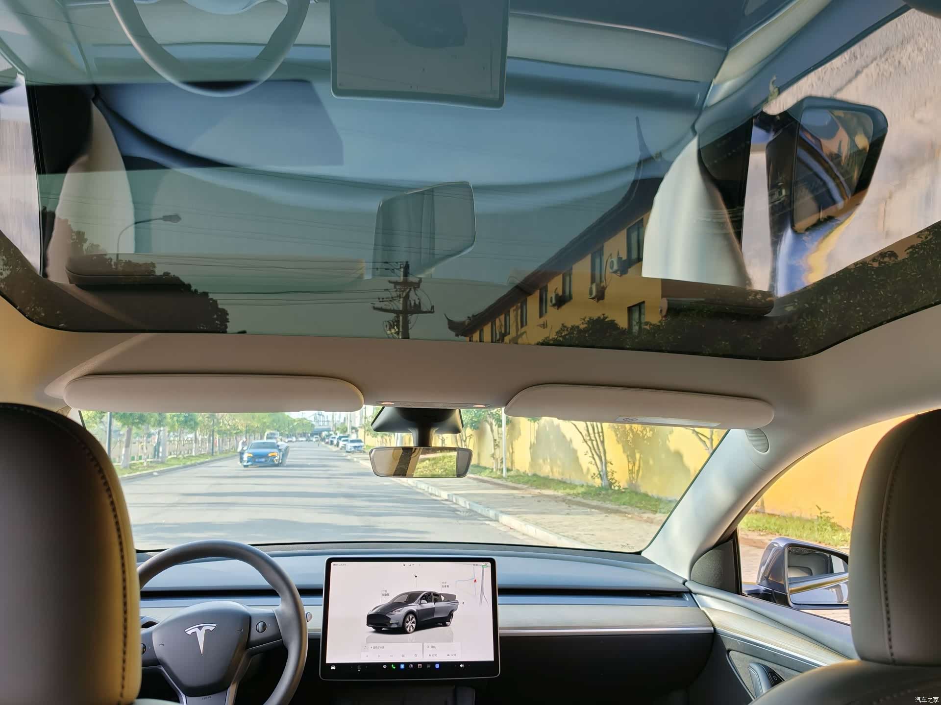 Tesla Model Y, 2023 9