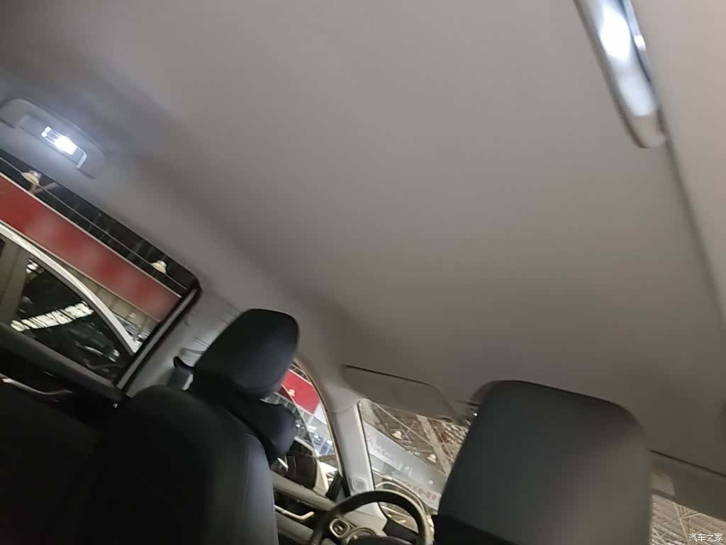 Wuling Starlight, 2025 18