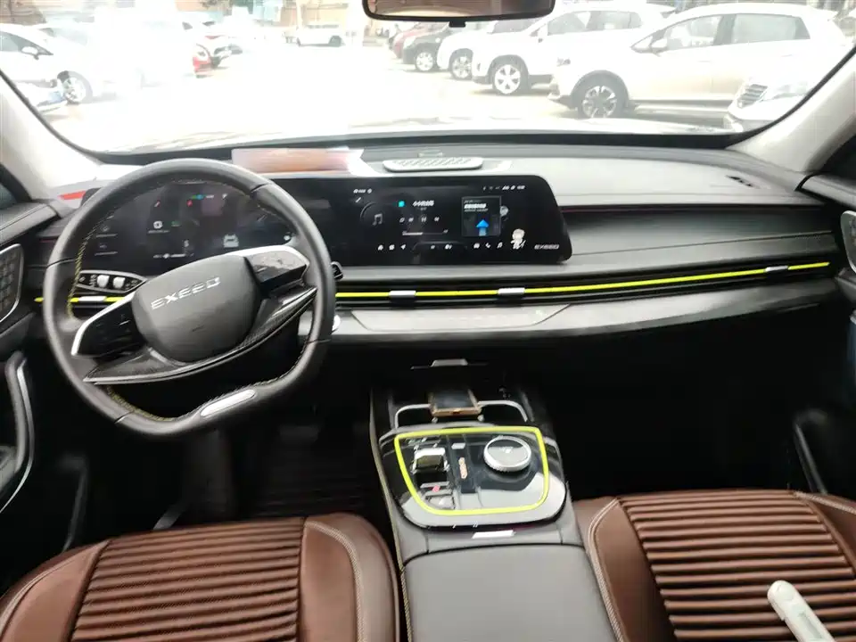 Exeed Chasing the wind