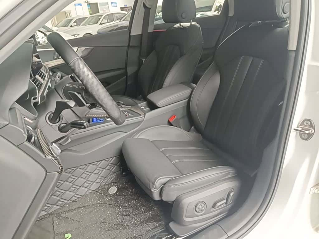 Audi A4L, 2021 11