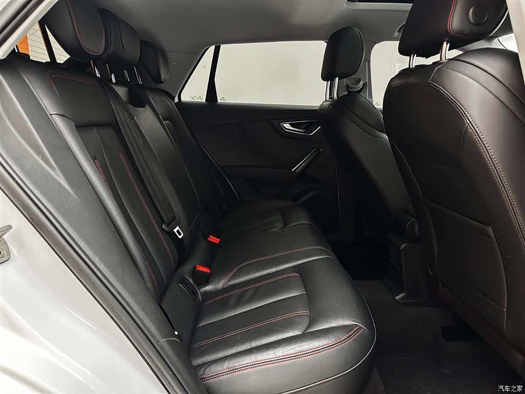 Audi Q2L, 2022 14