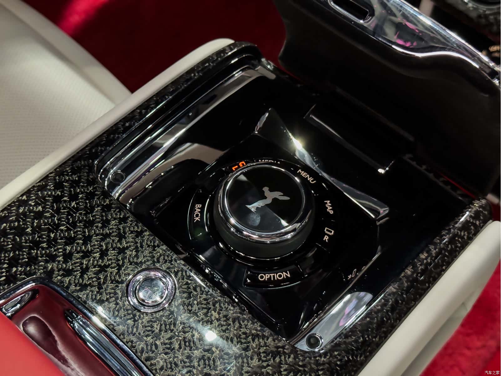 Rolls-Royce Cullinan, 2022 24