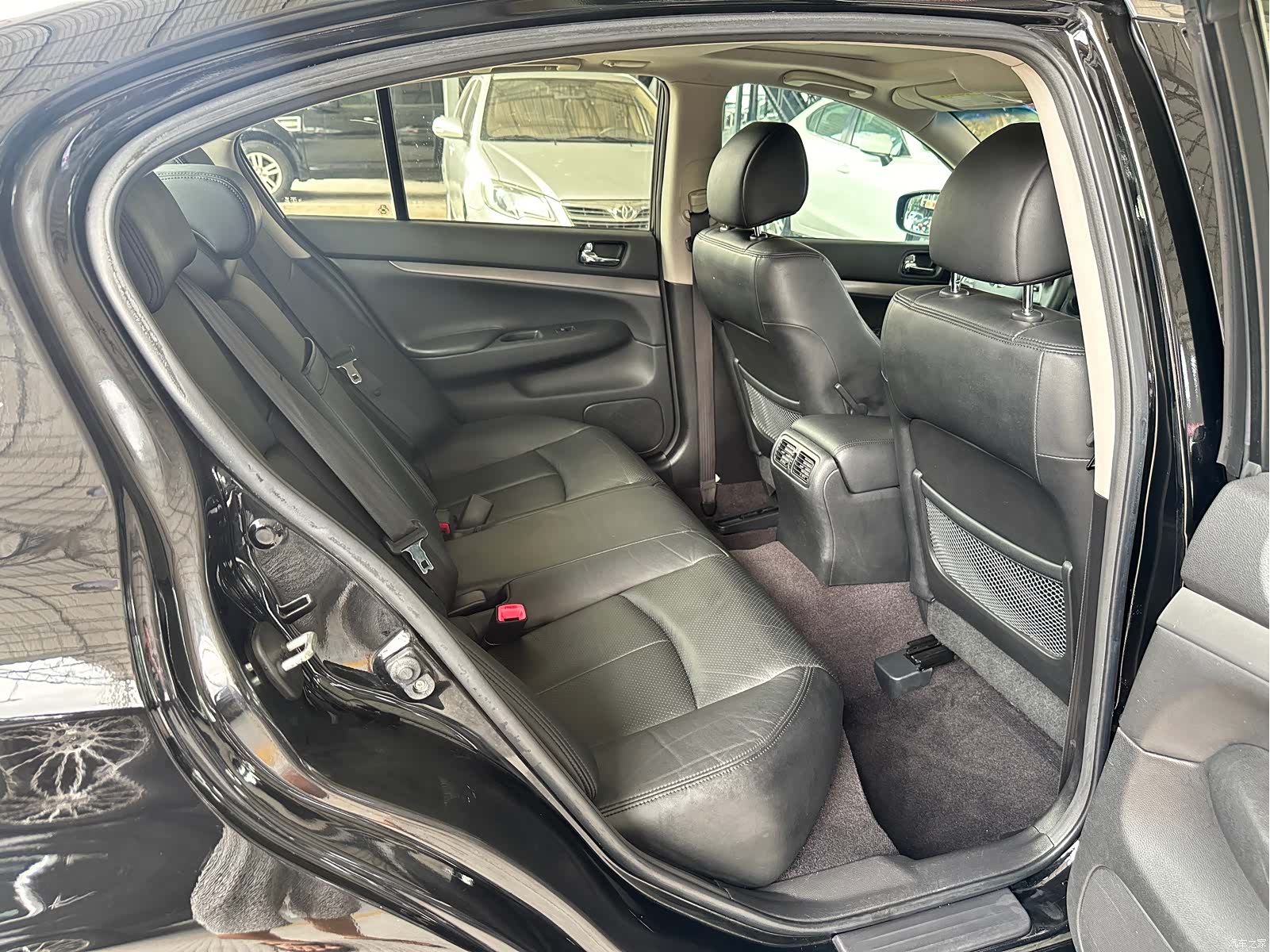 Infiniti G25, 2011 16