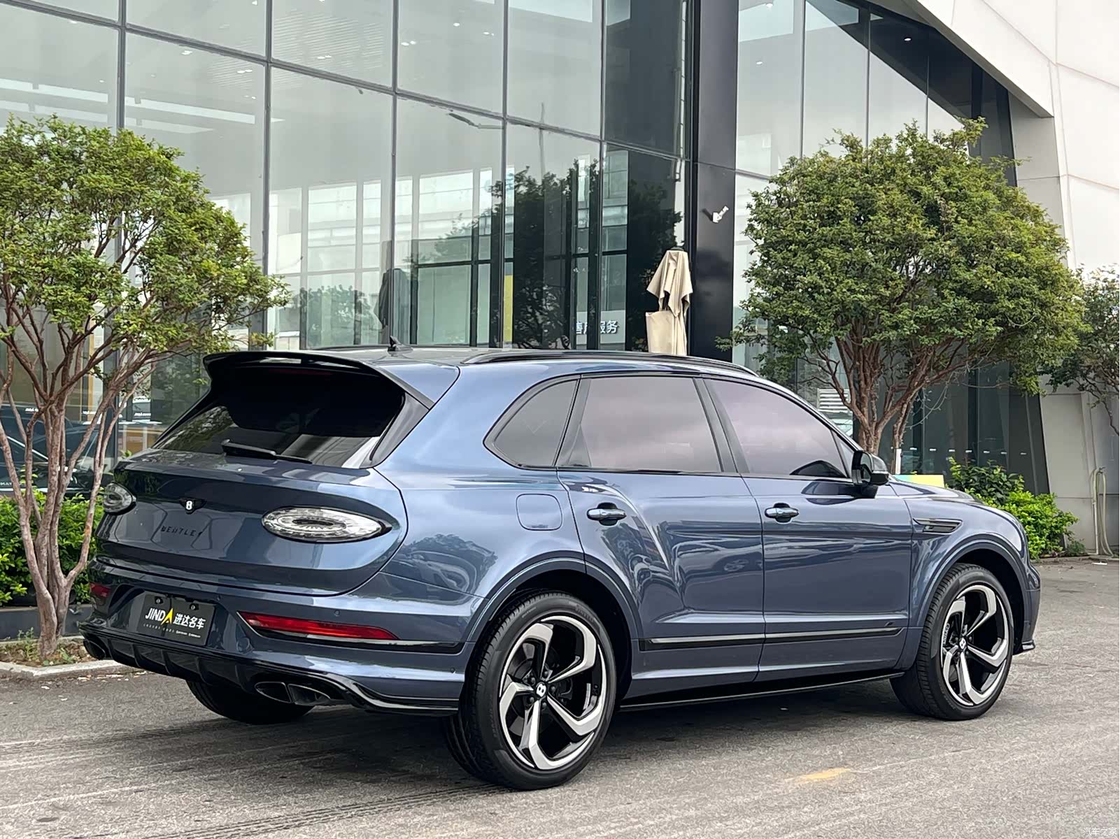 Bentley Bentayga, 2023 20