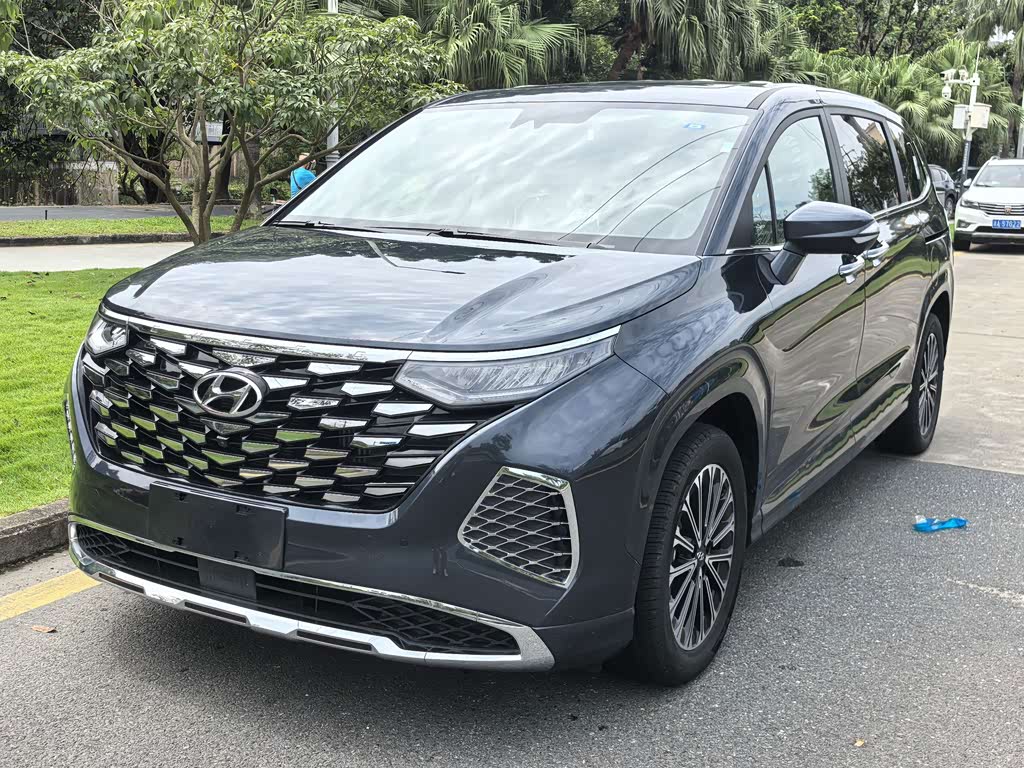 Hyundai Custo