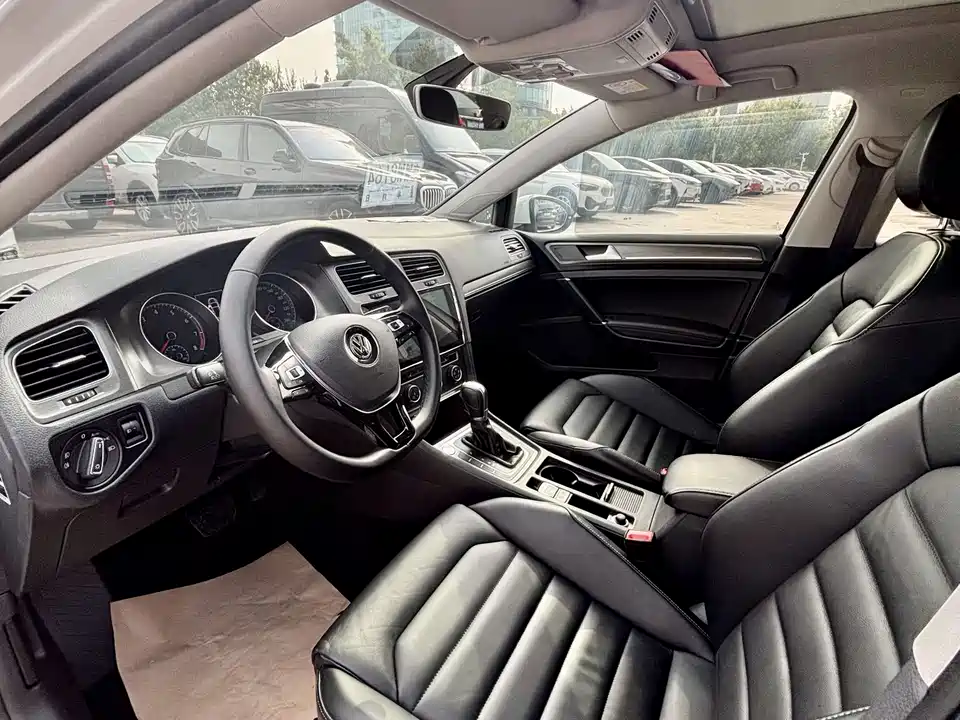 Volkswagen golf