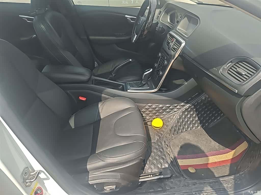Volvo V40, 2015 25