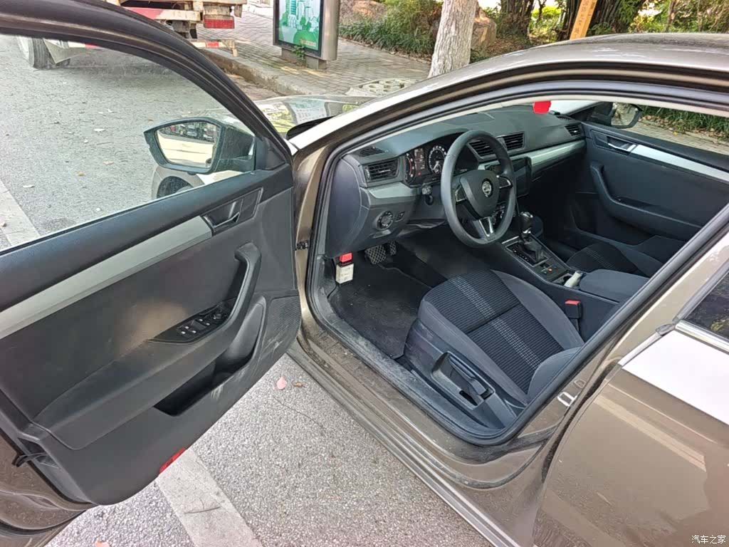 Skoda Superb, 2018 16