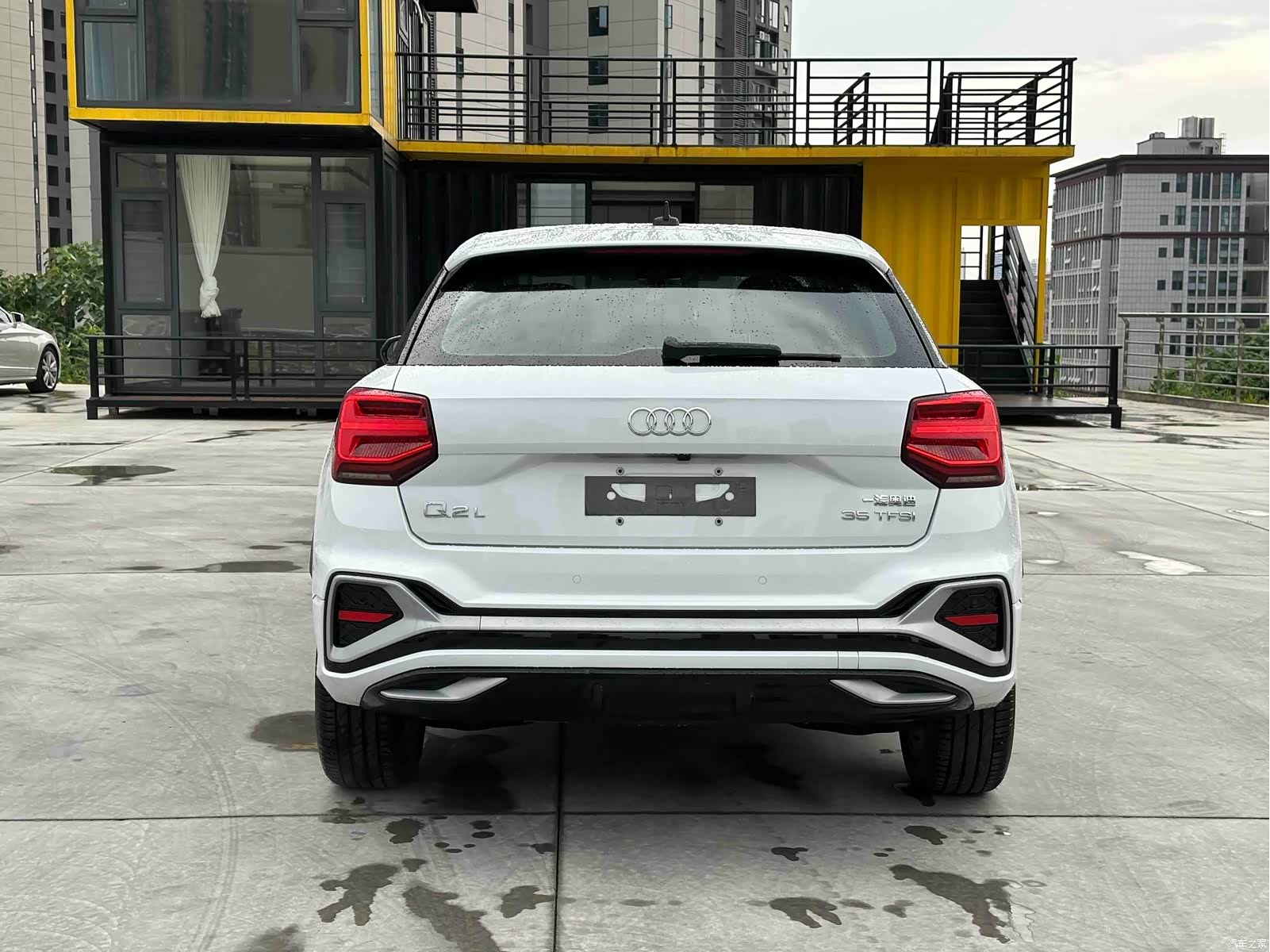 Audi Q2L, 2022 все фото