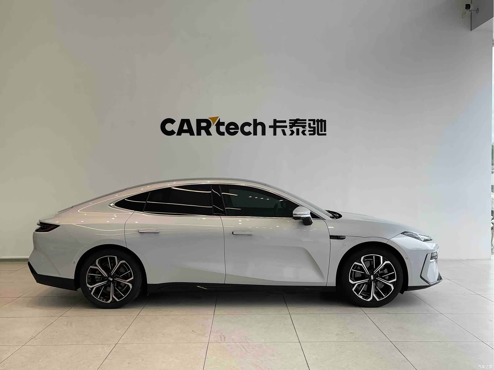Geely E8, 2025 19