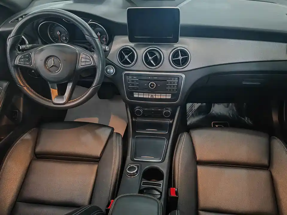 Mercedes-Benz CLA