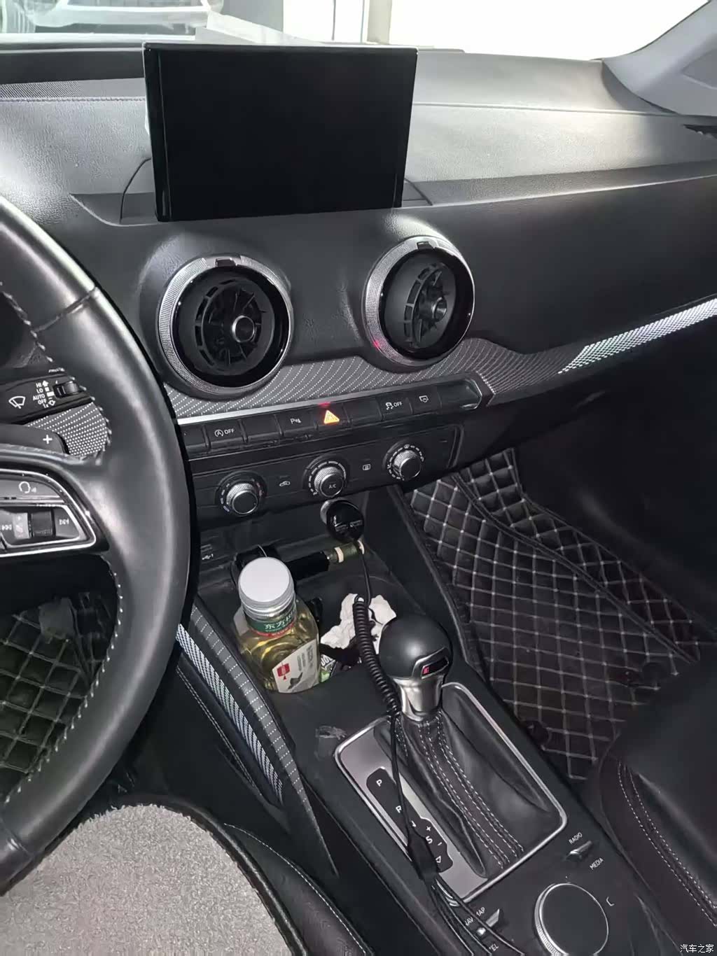 Audi Q2L, 2022 3