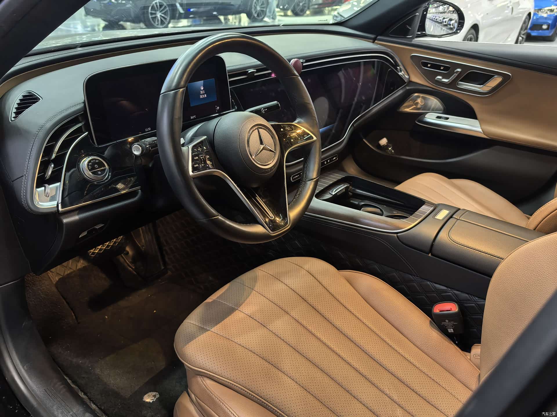 Mercedes-Benz E-Class, 2024 4