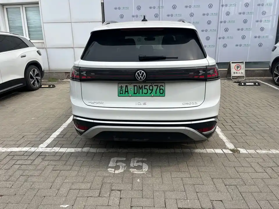 Volkswagen ID.6 CROZZ