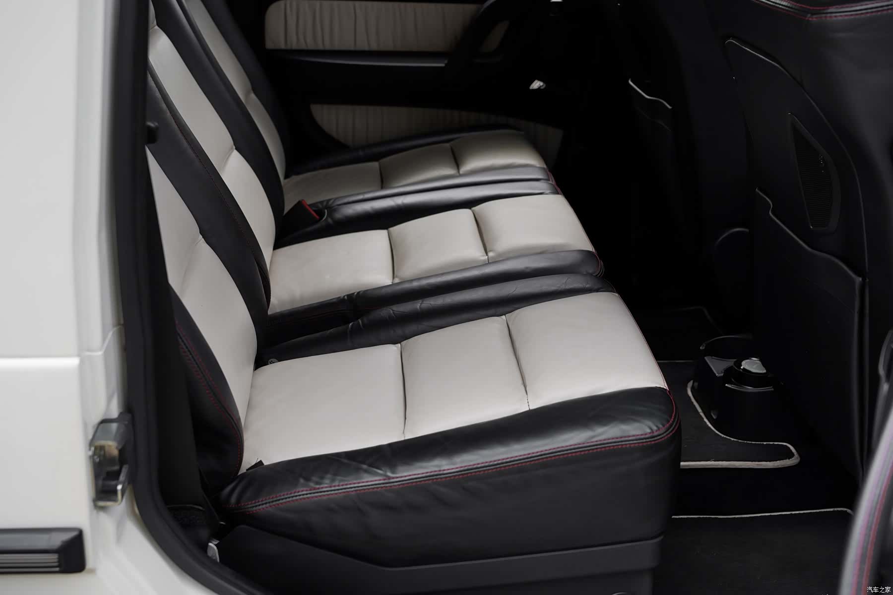 Mercedes-Benz G-Class, 2016 38