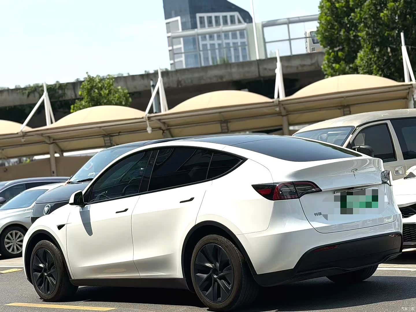 Tesla Model Y, 2024 9
