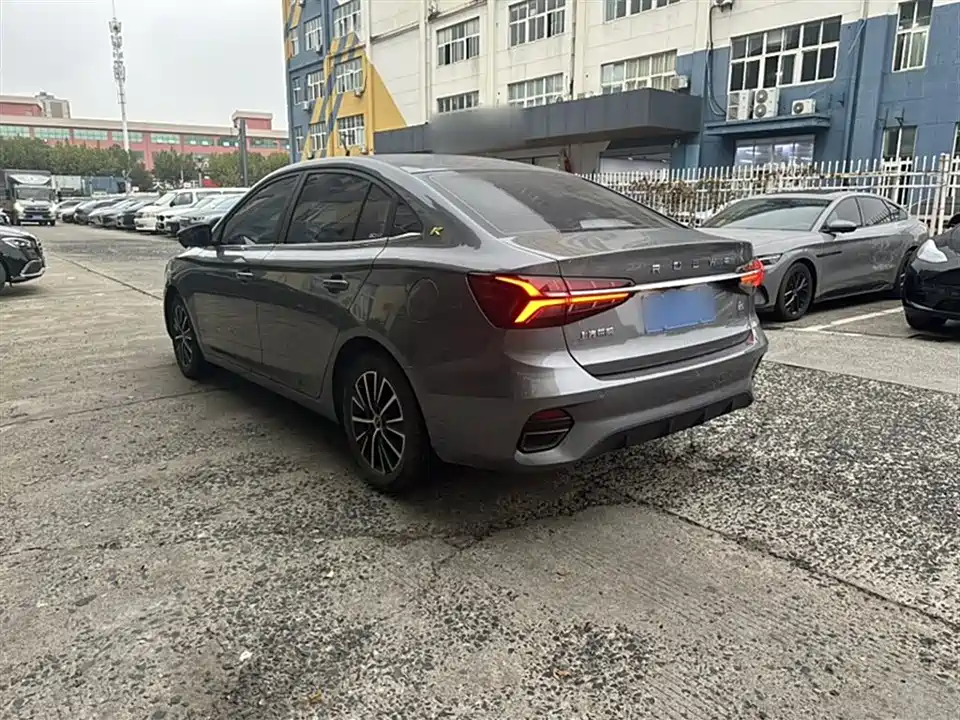 Roewe i5