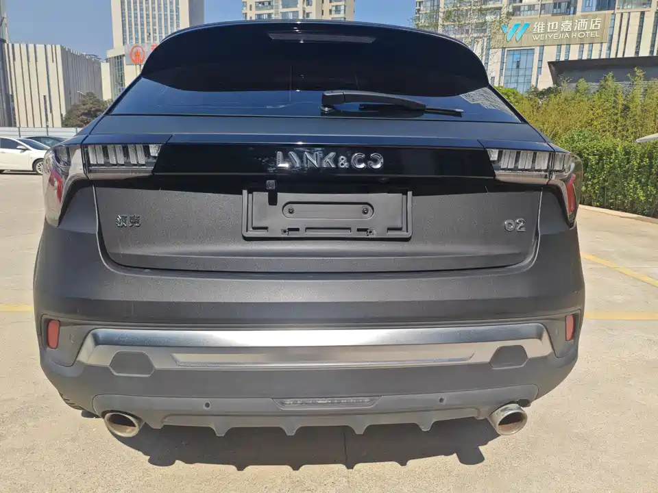 Lynk & Co 02
