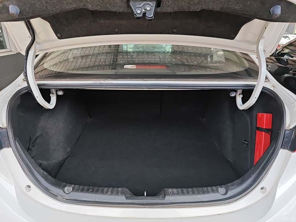 Mazda Mazda3, 2018 15