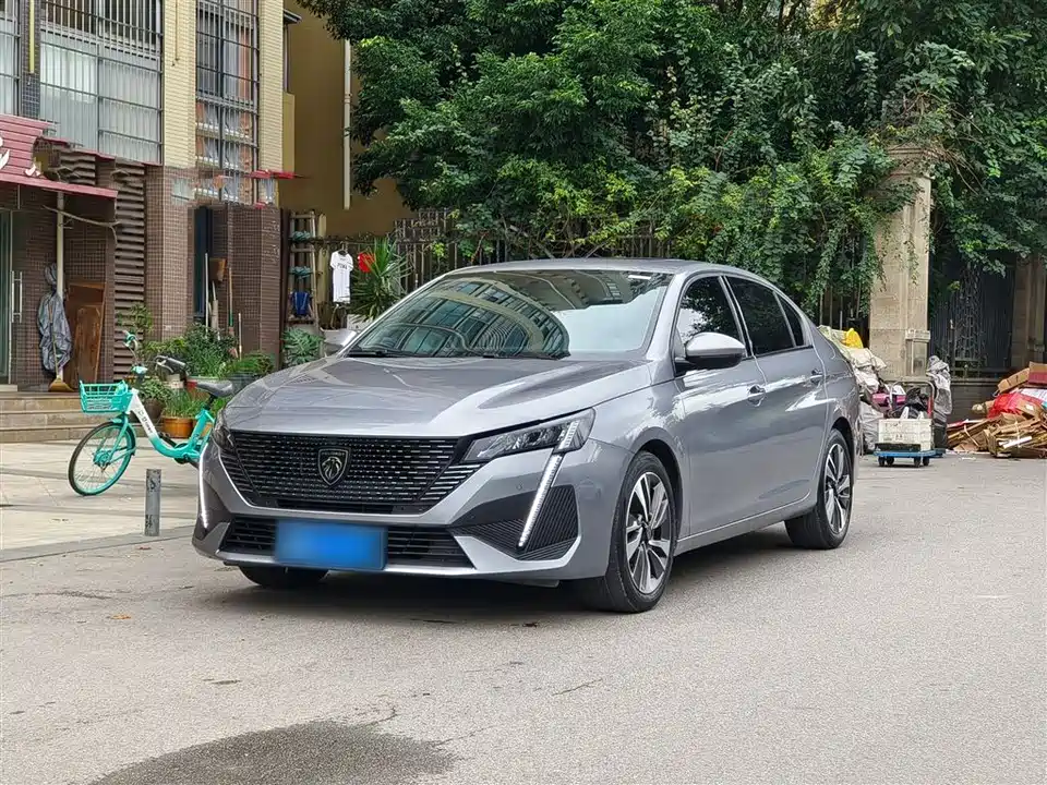 Peugeot 408