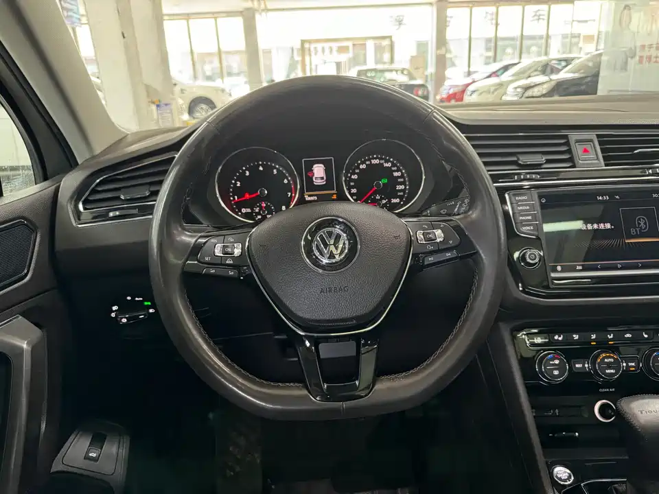 Volkswagen Tiguan L