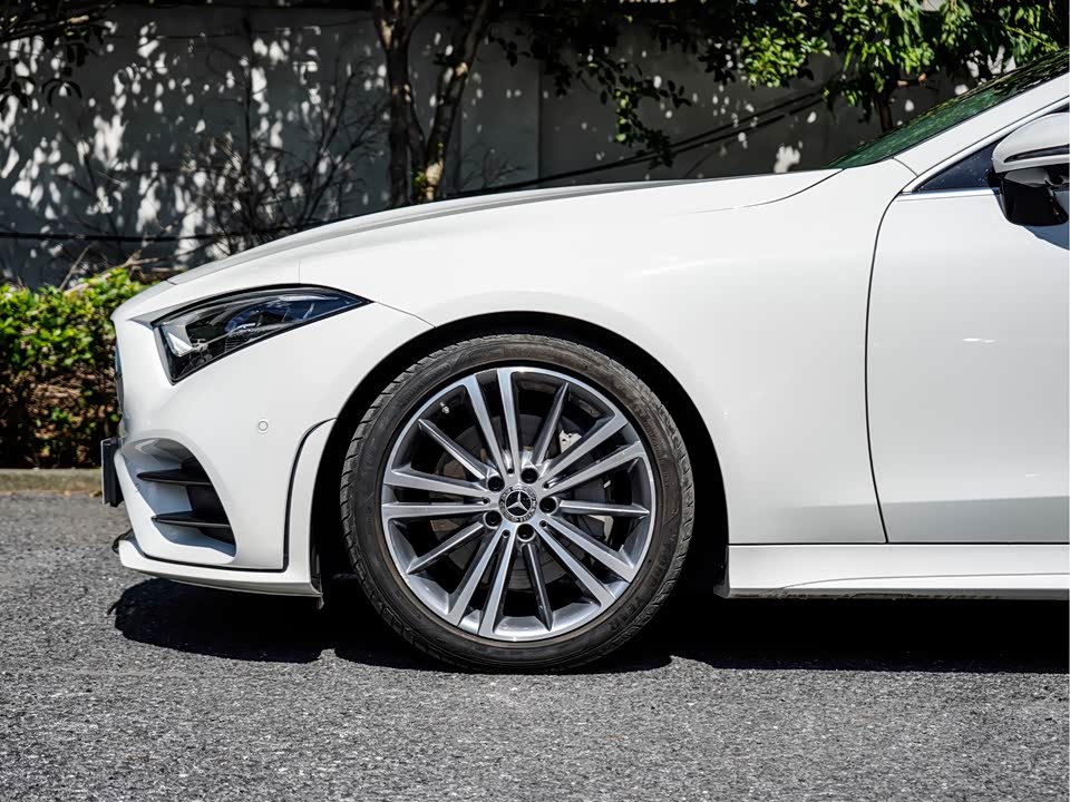 Mercedes-Benz CLS Mercedes-Benz CLS