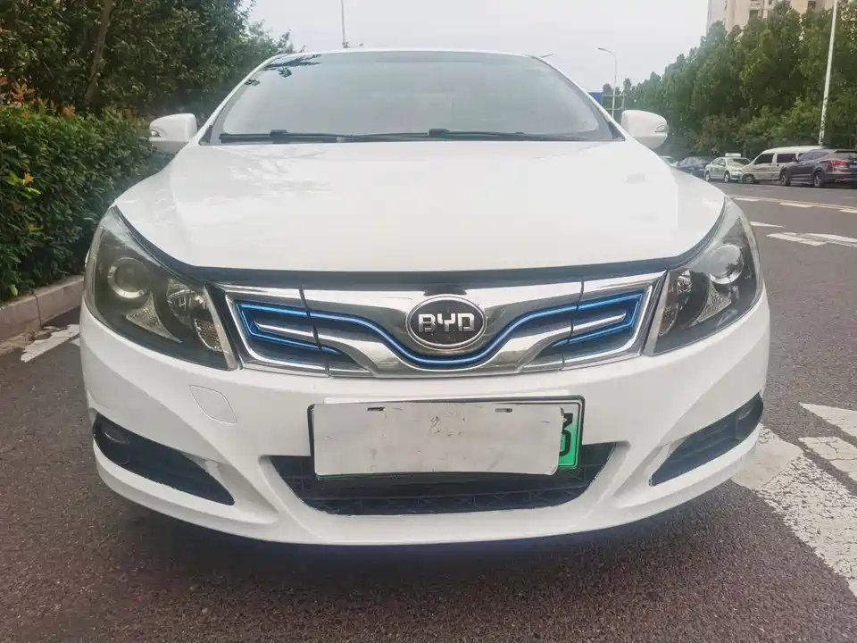 BYD e5