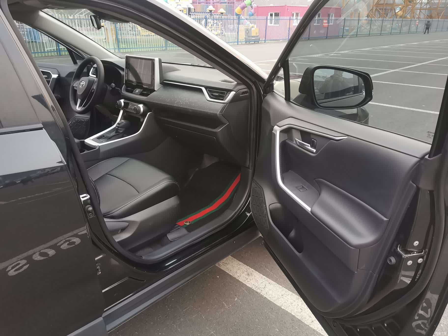 Toyota RAV4, 2022 13