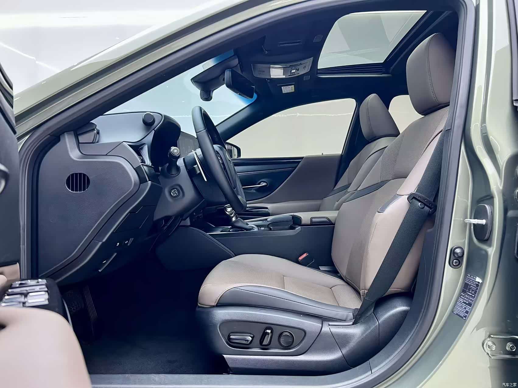 Lexus ES, 2021 13