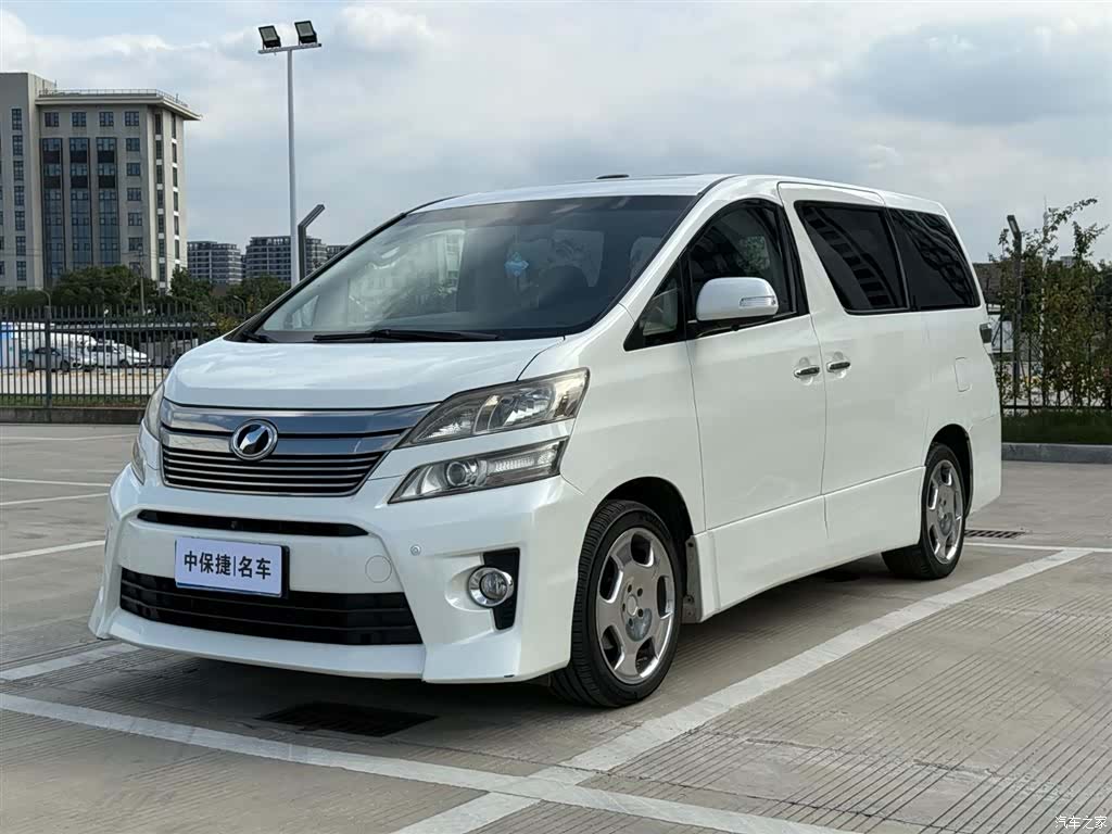 Toyota Alphard, 2015 1