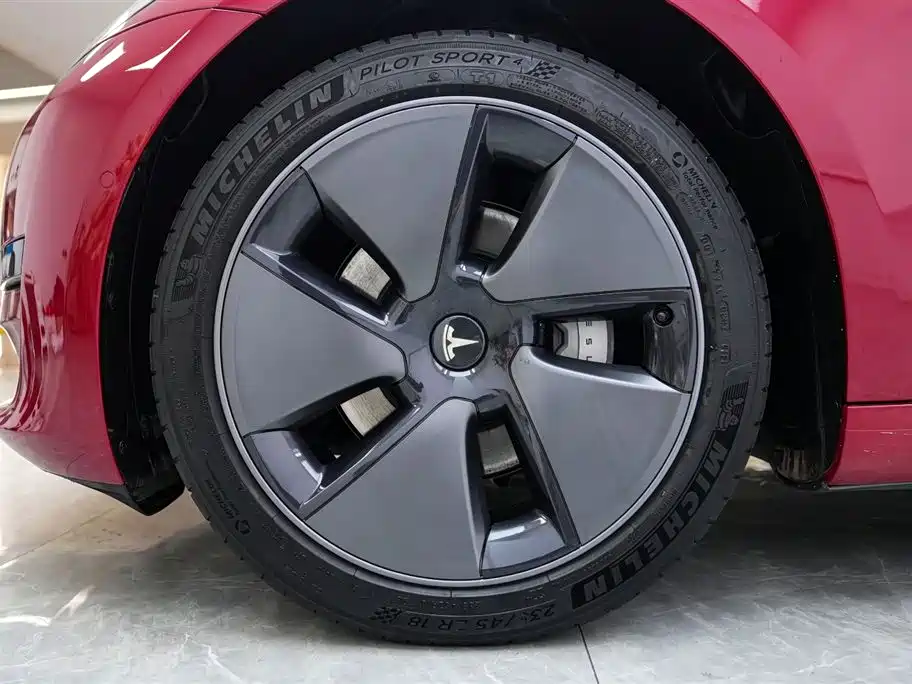Tesla Model 3 Tesla Model 3