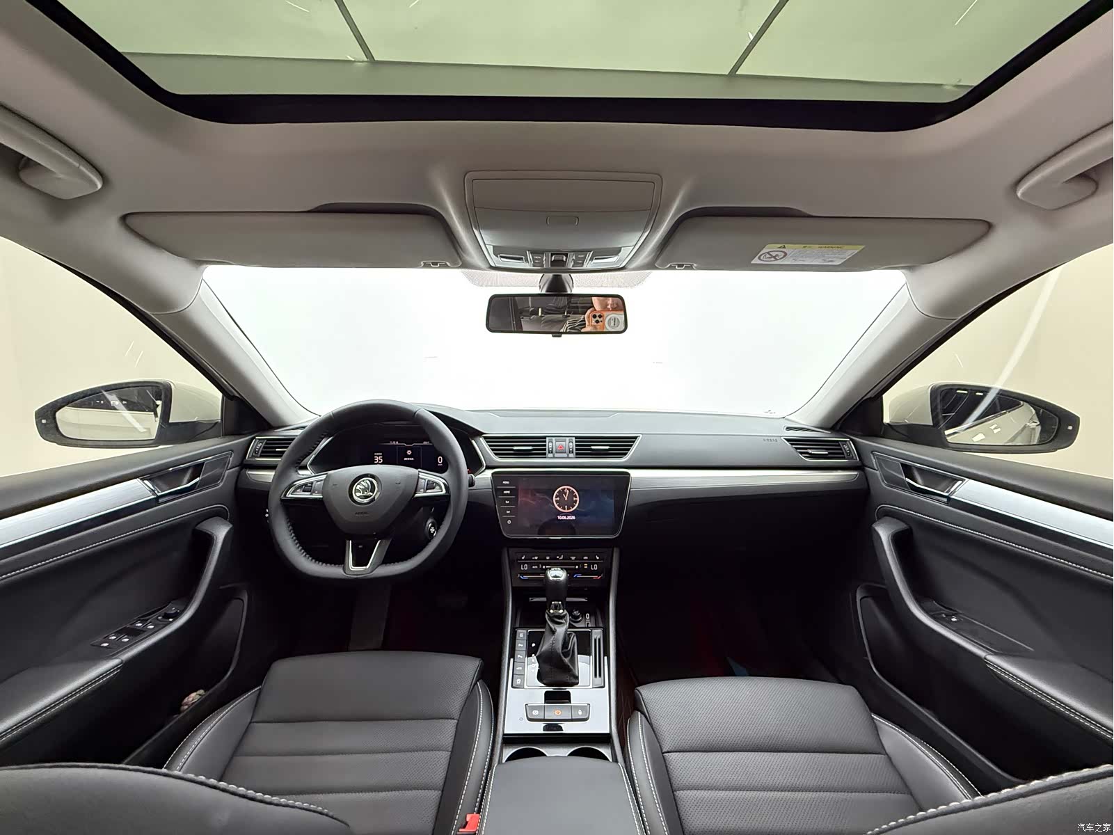 Skoda Superb, 2023 9