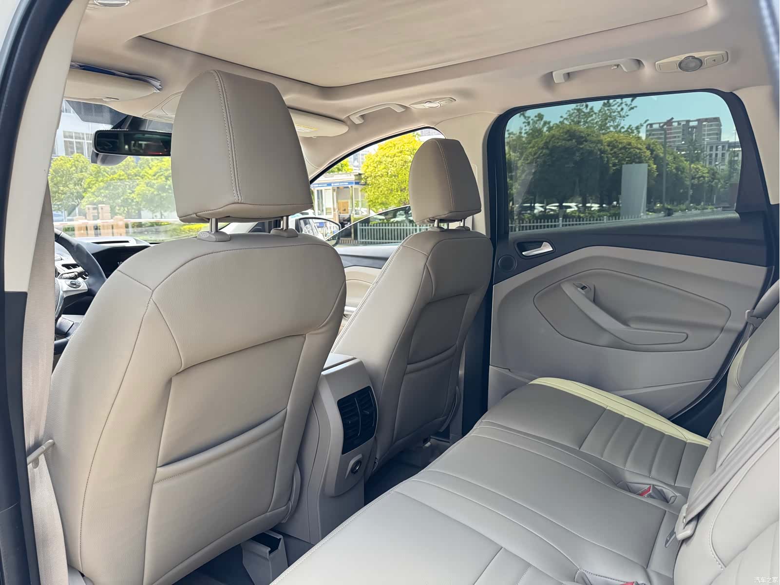 Ford Kuga, 2015 6
