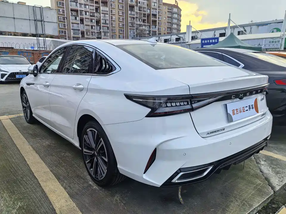 Chery Arrizo 8