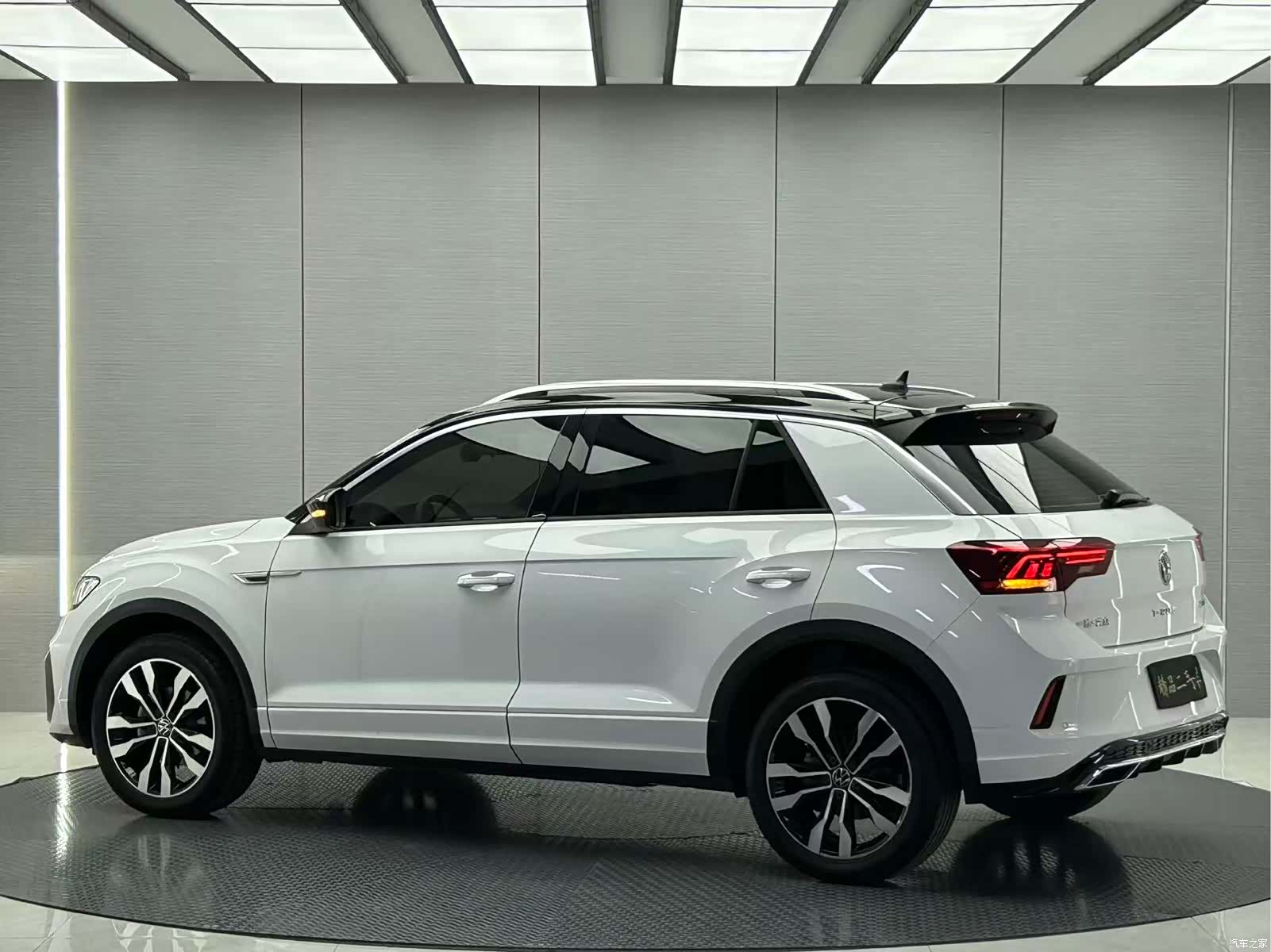 Volkswagen T-ROC, 2022 3