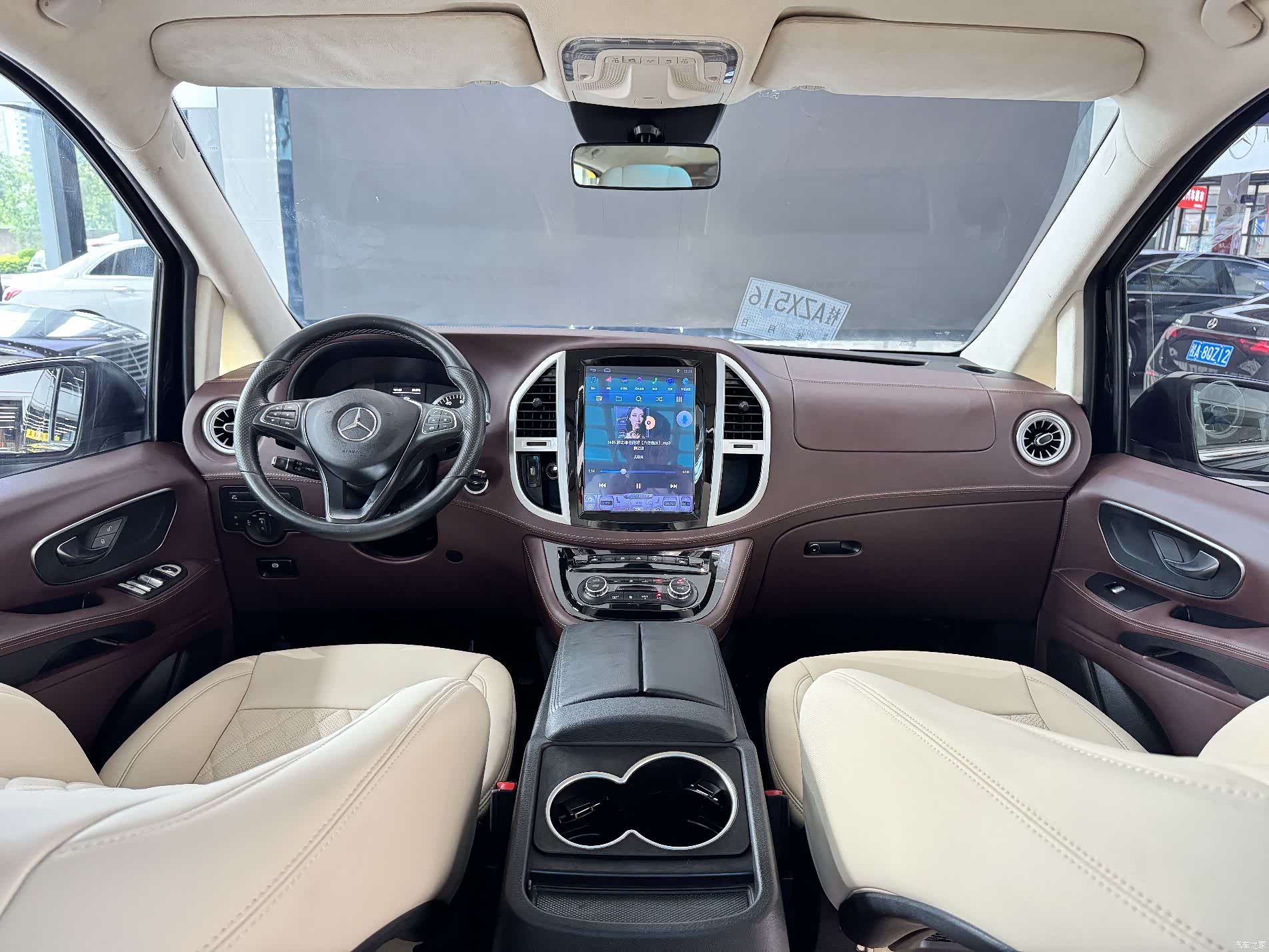 Mercedes-Benz VI, 2020 15