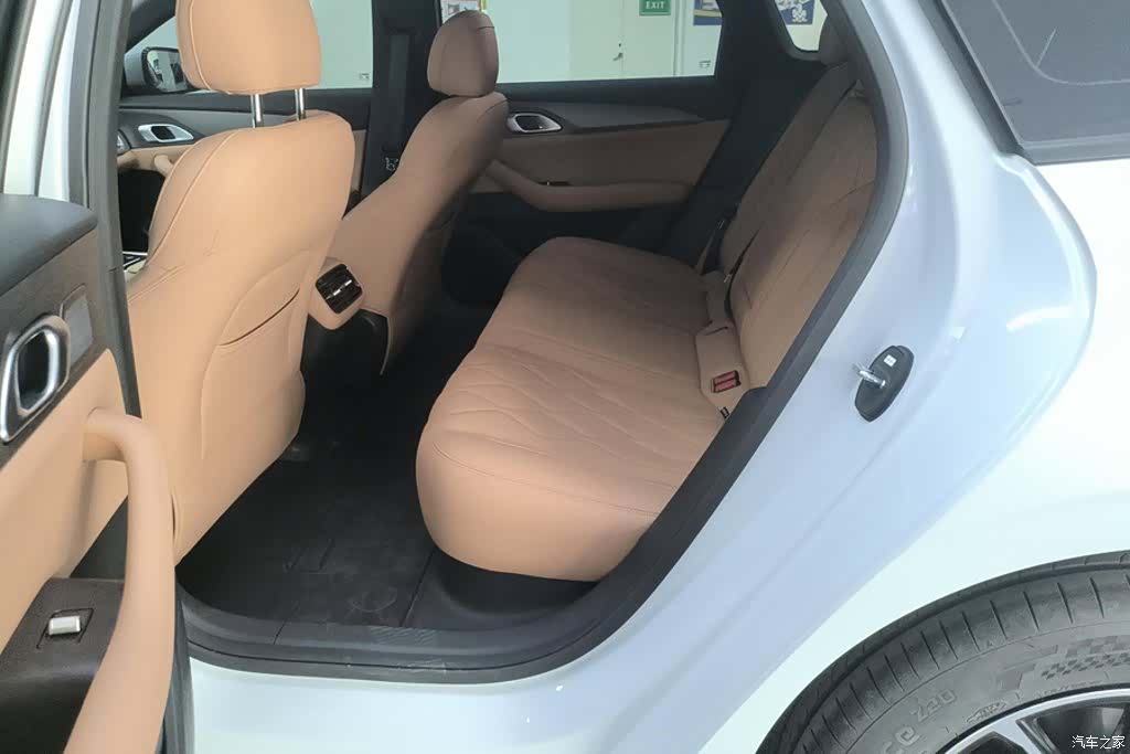 Geely A7, 2025 11