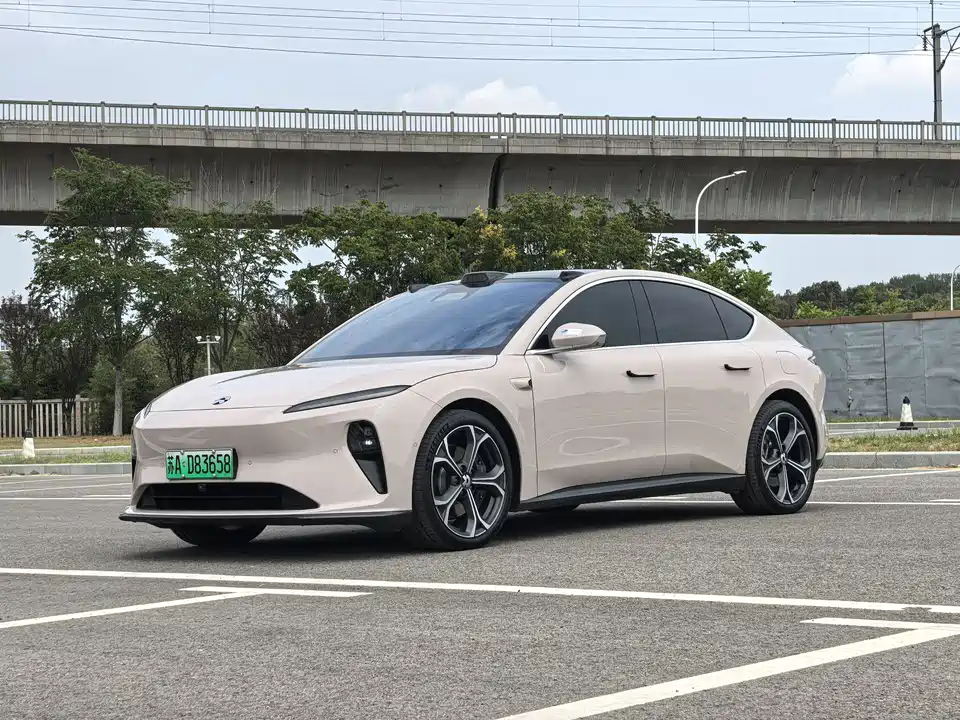 NIO ET5
