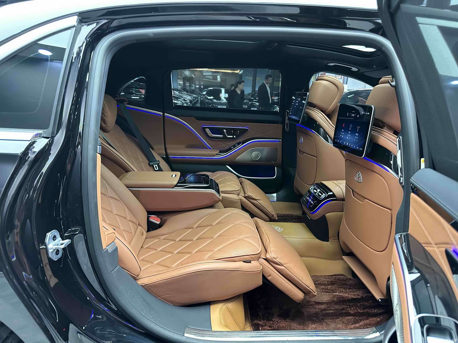 Maybach S-Class, 2023 все фото