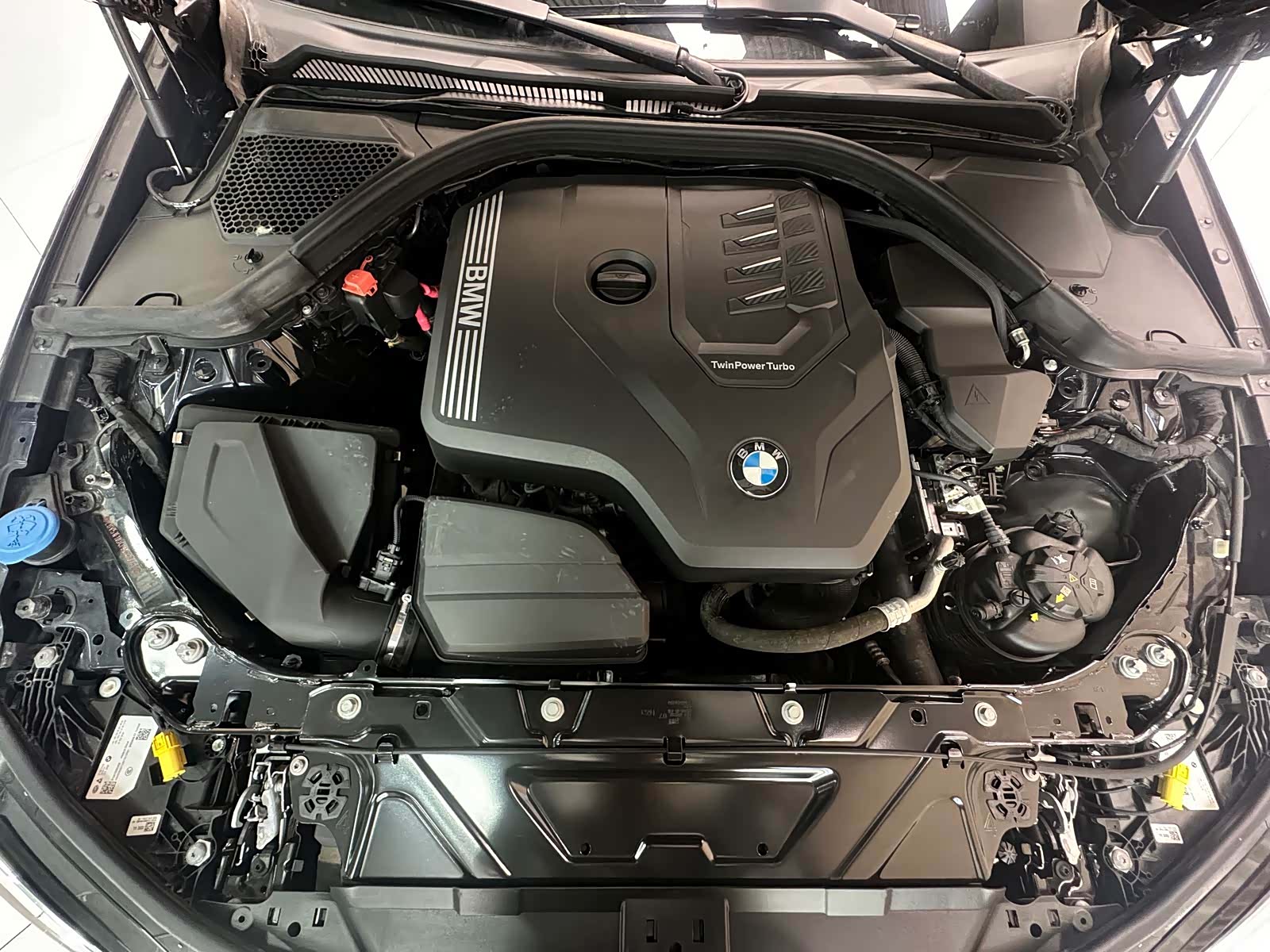 BMW 3 Series, 2024 23